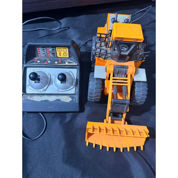 New Bright Other - Vintage 1987 New Bright Caterpillar 988 Series Remote Control Loader Toy Yellow